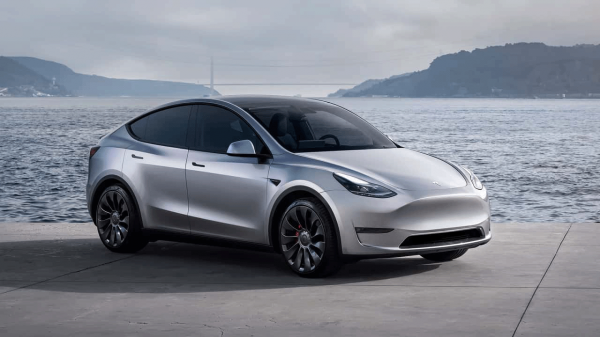 b_2023-tesla-model-y-standart-4x2-3.webp