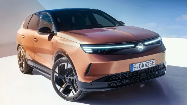 b_2025-opel-grandland-elektrik-210-hp-gs-4x2-6.webp
