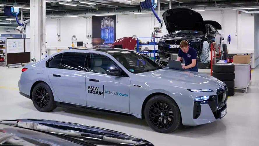 bmw-i7-solid-state-battery-prototype.webp