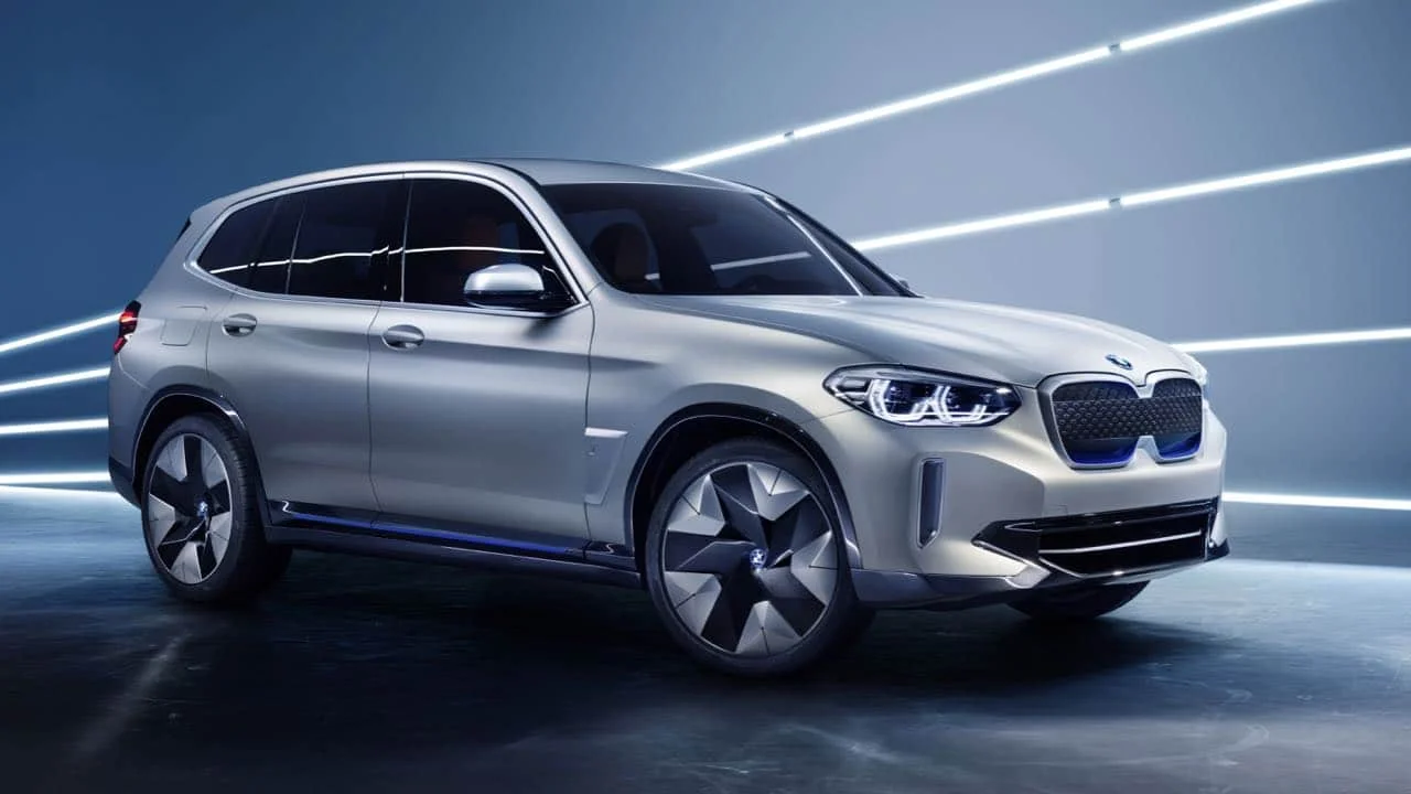 bmw-ix3-x-bir-yere-elektrikle-gitmek93.webp