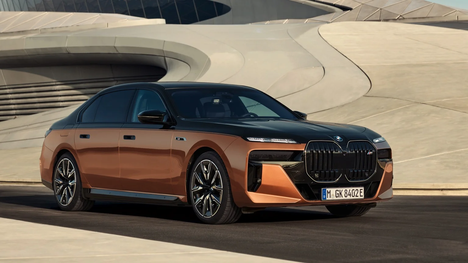 BMW_i7_M70_2023-01@2x.webp