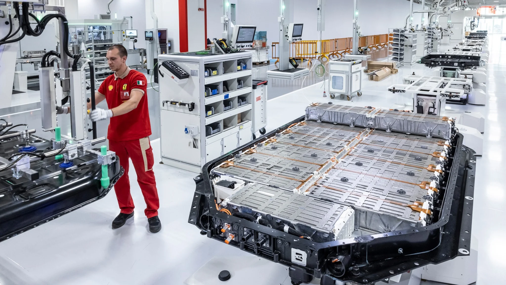 ferrari-elettrica-battery-pack.webp