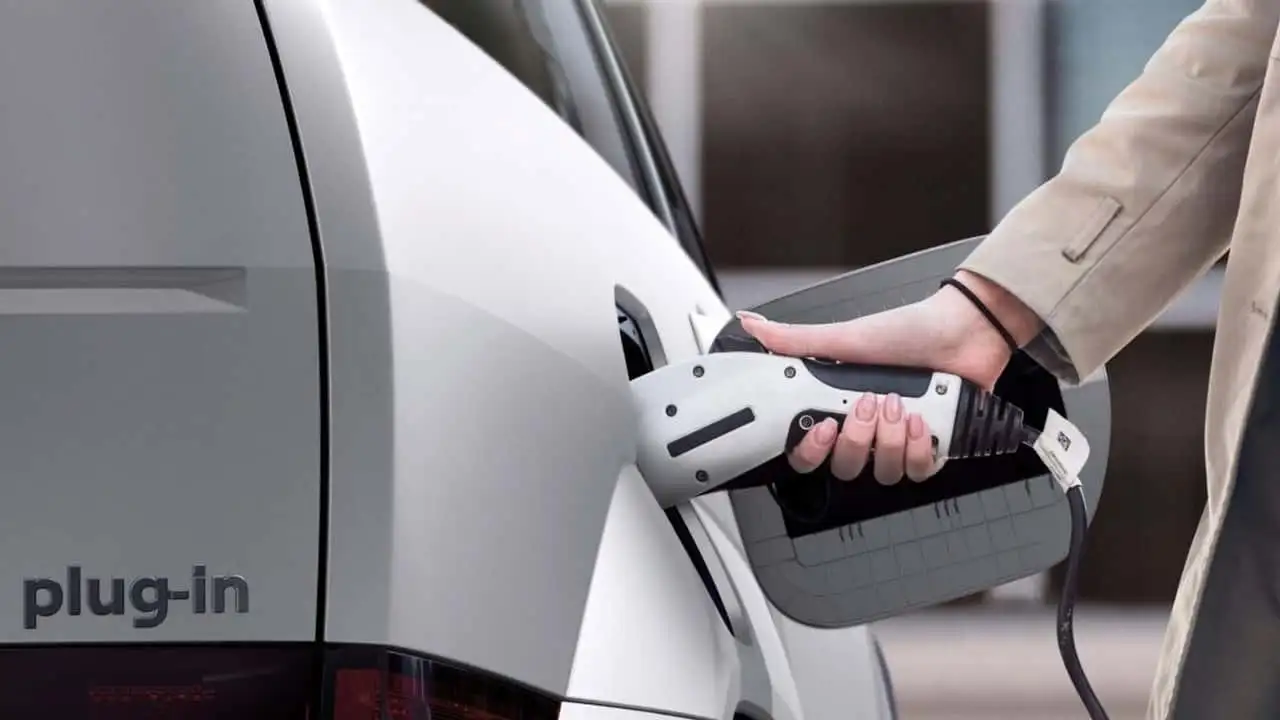 hyundai-hybrid-plug.webp