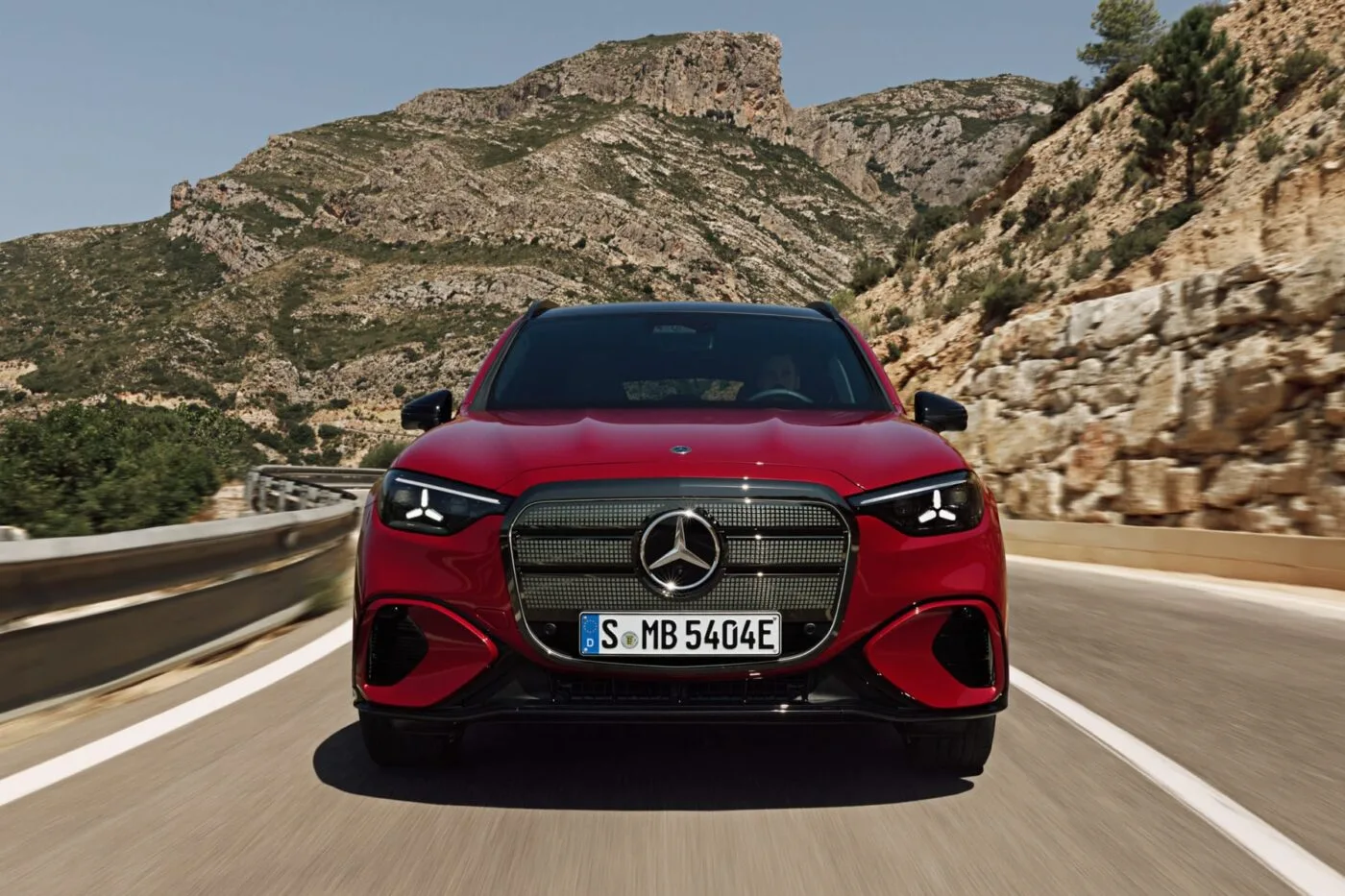 mercedes-benz-glc-400-4matic-eq-iaa-2025-05-1400x933.jpg.webp