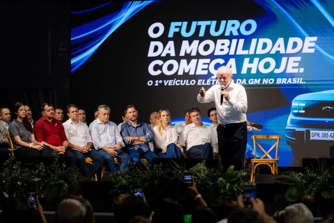 produktions-beginn-chevrolet-spark-euv-in-brasilien-mit-praesident-luiz-inacio-lula-da-silva-...webp
