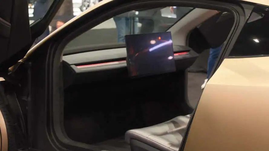 tesla-cybercab-la-auto-show-2024 (1).webp