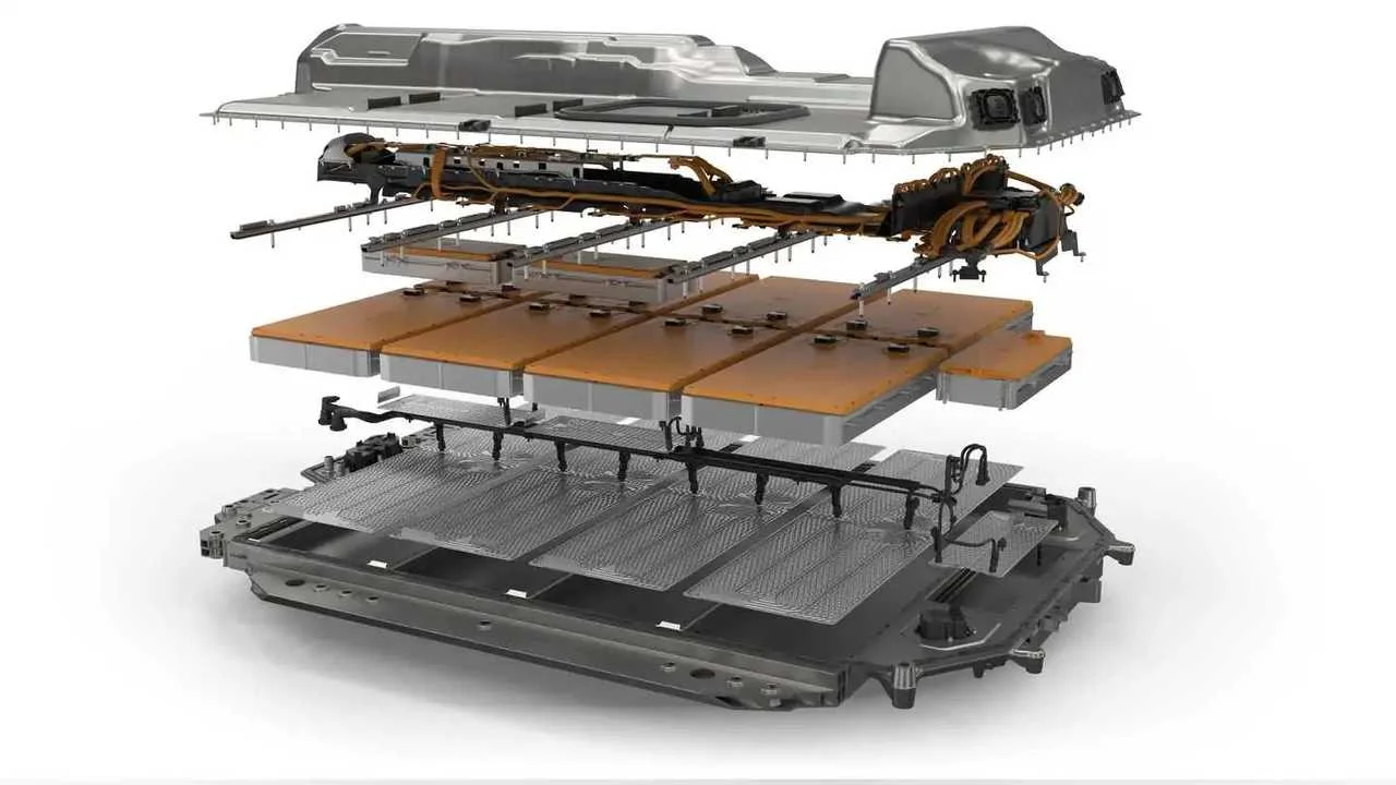 uno-spaccato-di-una-batteria-bmw.webp