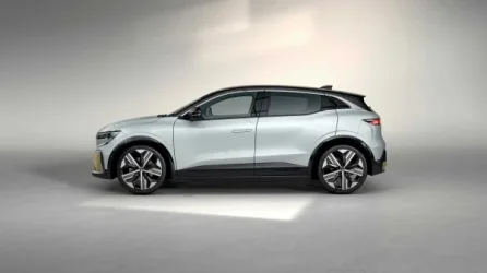 b_2024-renault-megane-e-tech-220-hp-iconic-4x2-12.webp