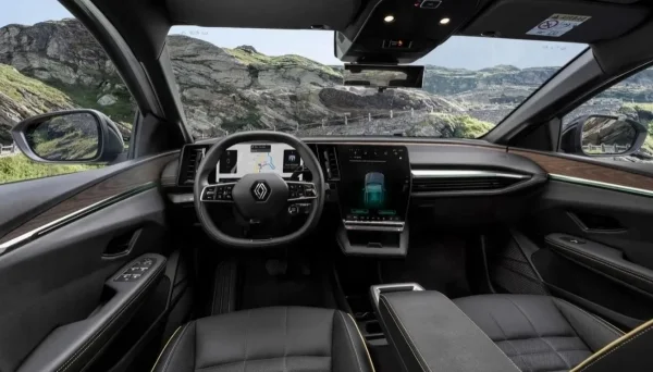 b_2024-renault-megane-e-tech-220-hp-iconic-4x2-3-1-webp.394